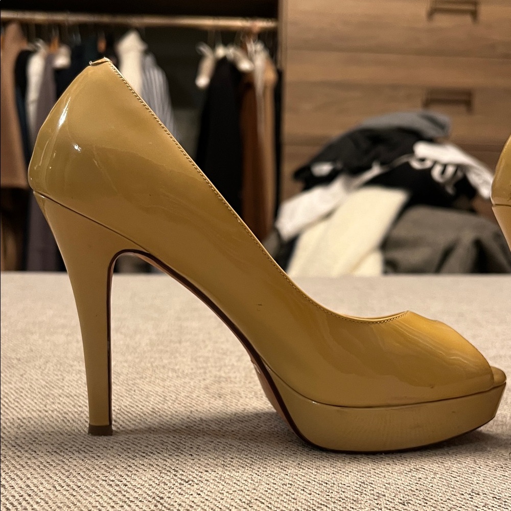 Cole Hann x Nike Air Yellow Patent Peep-Toe Platform Heels - Picture 6 of 16